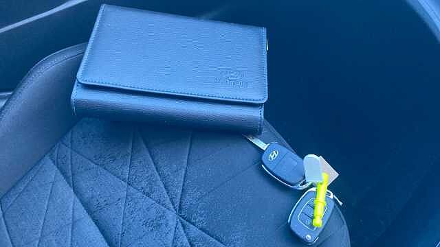 Hyundai BAYON 1.0 TGDi 48V MHEV Premium 5dr DCT Petrol Hatchback Blue