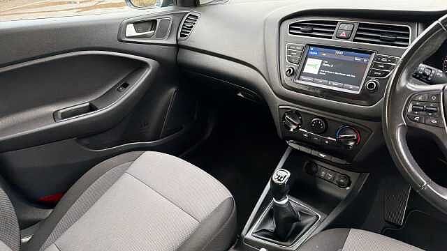 Hyundai i20 1.2 MPi SE 5dr Petrol Hatchback