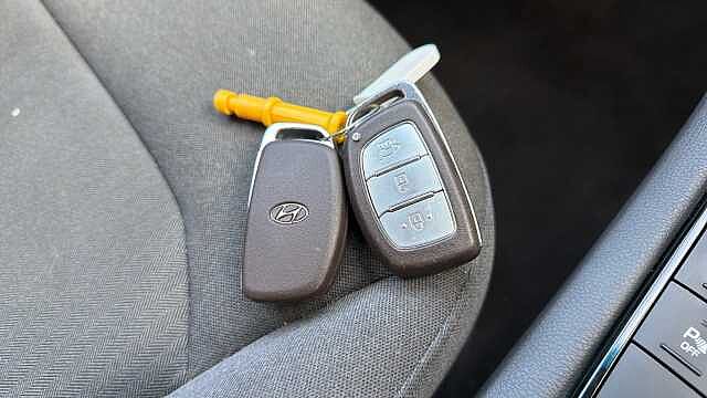 Hyundai IONIQ 1.6 GDi Hybrid Premium 5dr DCT Hybrid Hatchback