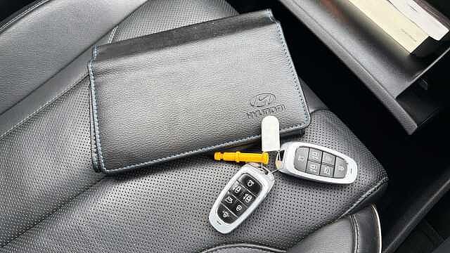 Hyundai SANTA FE 1.6 TGDi Hybrid Ultimate 5dr 4WD Auto Hybrid Estate