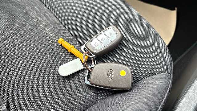 Hyundai IONIQ 1.6 GDi Hybrid Premium 5dr DCT Hybrid Hatchback