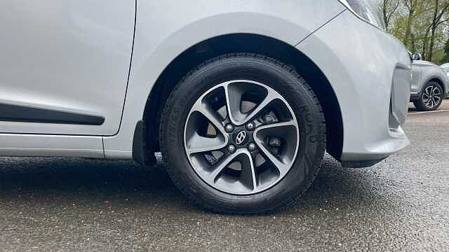 Hyundai i10 1.2 Premium 5dr Petrol Hatchback
