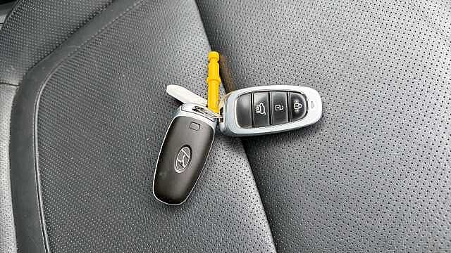 Hyundai TUCSON 1.6 TGDi Plug-in Hybrid Ultimate 5dr 4WD Auto Estate Black