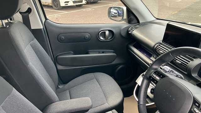 Hyundai INSTER 85kW 02 49kWh 5dr Auto Electric Hatchback