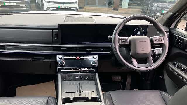Hyundai SANTA FE 1.6 TGDi Hybrid Calligraphy 5dr 4WD Auto Hybrid Estate White