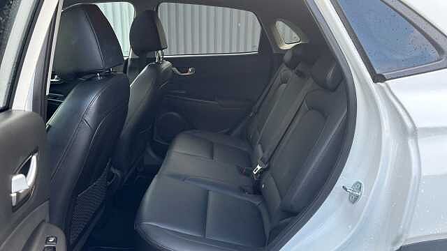 Hyundai KONA 1.6 GDi Hybrid Ultimate 5dr DCT Hybrid Hatchback White