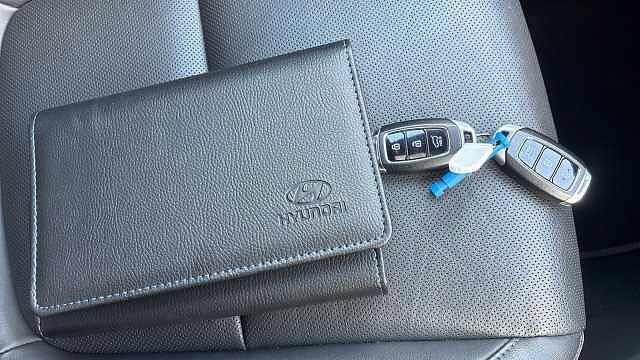 Hyundai KONA 1.6 GDi Hybrid Ultimate 5dr DCT Hybrid Hatchback White