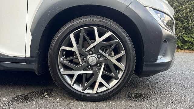 Hyundai KONA 1.6 GDi Hybrid Ultimate 5dr DCT Hybrid Hatchback White