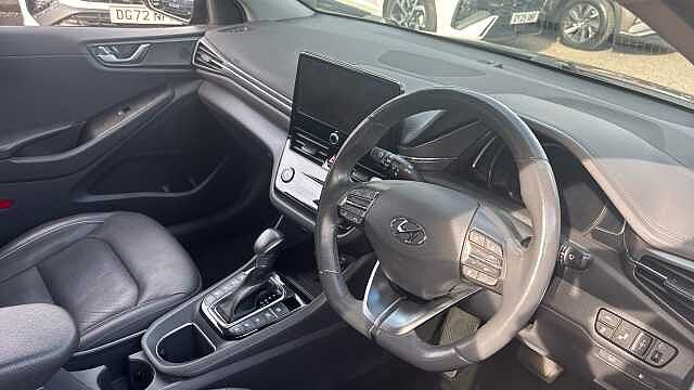 Hyundai IONIQ 1.6 GDi Hybrid Premium SE 5dr DCT Hybrid Hatchback Black