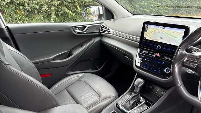 Hyundai IONIQ 1.6 GDi Plug-in Hybrid Premium SE 5dr DCT Hatchback
