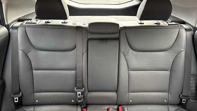 Hyundai IONIQ 1.6 GDi Plug-in Hybrid Premium SE 5dr DCT Hatchback