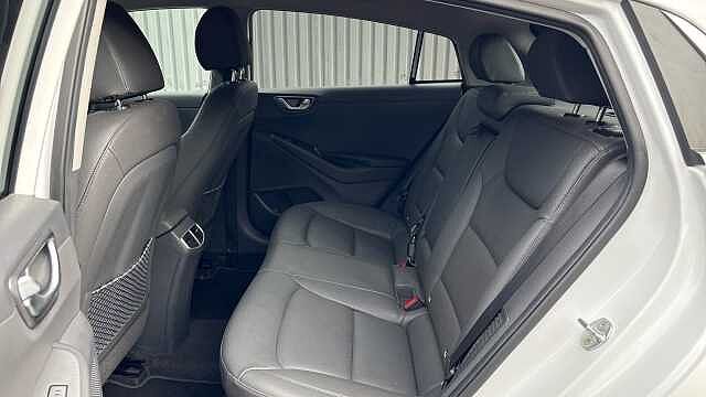Hyundai IONIQ 1.6 GDi Plug-in Hybrid Premium SE 5dr DCT Hatchback