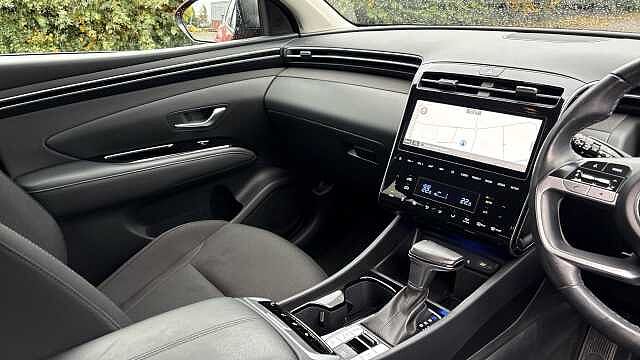 Hyundai TUCSON 1.6 TGDi 48V MHD Premium 5dr 2WD DCT Petrol Estate Red