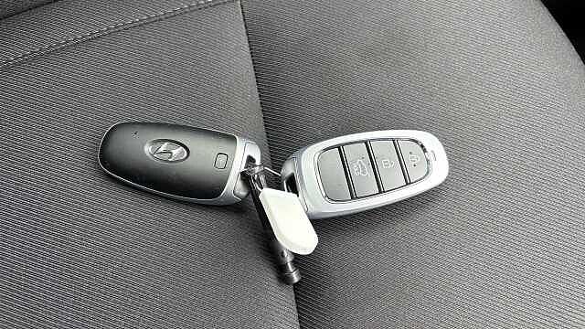 Hyundai TUCSON 1.6 TGDi 48V MHD Premium 5dr 2WD DCT Petrol Estate Red