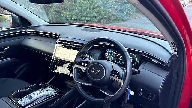 Hyundai TUCSON 1.6 TGDi Hybrid 230 SE Connect 5dr 2WD Auto Hybrid Estate Red