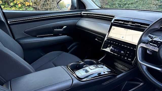 Hyundai TUCSON 1.6 TGDi Hybrid 230 SE Connect 5dr 2WD Auto Hybrid Estate Red