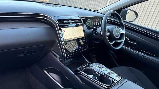 Hyundai TUCSON 1.6 TGDi Hybrid 230 SE Connect 5dr 2WD Auto Hybrid Estate Red