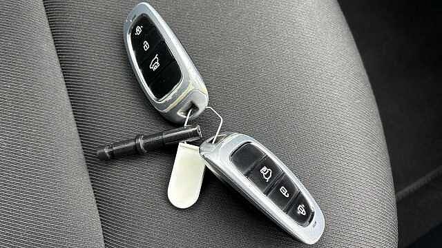 Hyundai TUCSON 1.6 TGDi Premium 5dr 2WD Petrol Estate Black