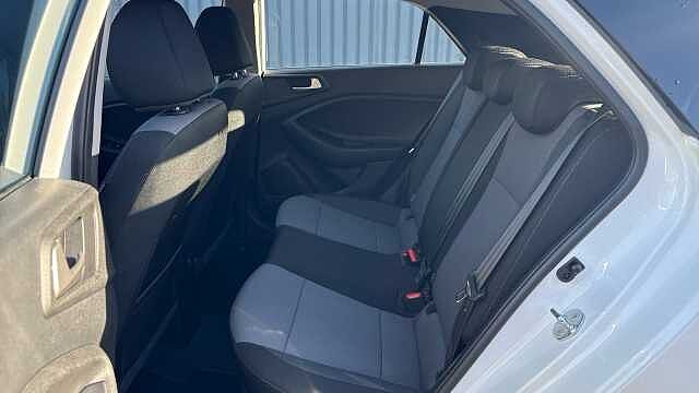 Hyundai i20 1.2 MPi SE 5dr Petrol Hatchback