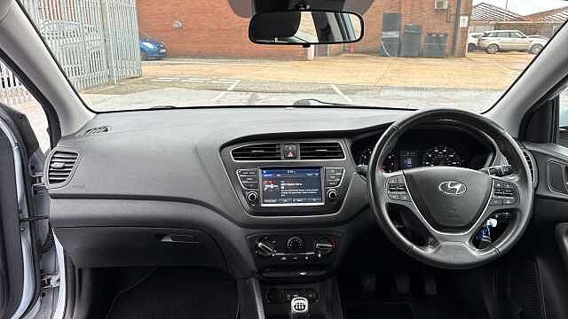 Hyundai i20 1.2 MPi SE 5dr Petrol Hatchback