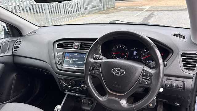 Hyundai i20 1.2 MPi SE 5dr Petrol Hatchback