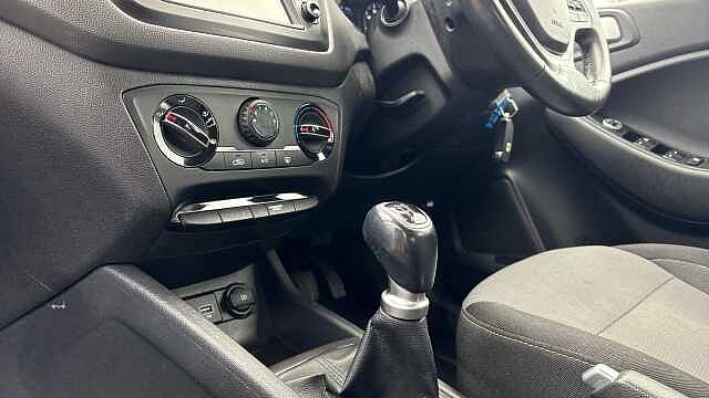 Hyundai i20 1.2 MPi SE 5dr Petrol Hatchback