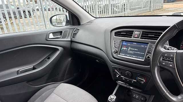 Hyundai i20 1.2 MPi SE 5dr Petrol Hatchback