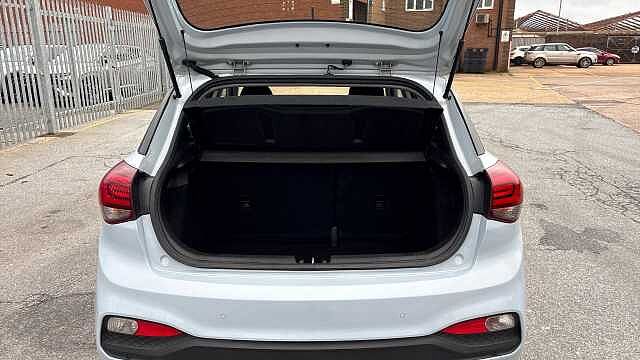 Hyundai i20 1.2 MPi SE 5dr Petrol Hatchback