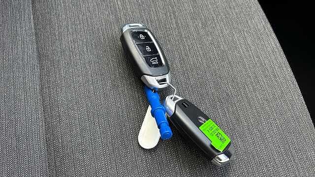 Hyundai KONA 150kW Premium 64kWh 5dr Auto Electric Hatchback Grey