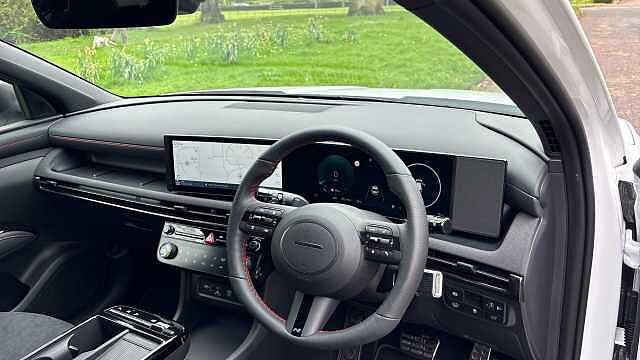 Hyundai TUCSON 1.6T 239 Hybrid N Line 5dr Auto Hybrid Estate White