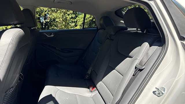 Hyundai IONIQ 1.6 GDi Hybrid Premium SE 5dr DCT Hybrid Hatchback