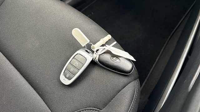 Hyundai TUCSON 1.6 TGDi Hybrid 230 Premium 5dr 2WD Auto Hybrid Estate Blue