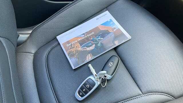 Hyundai TUCSON 1.6 TGDi Hybrid 230 Ultimate 5dr 2WD Auto Hybrid Estate Black