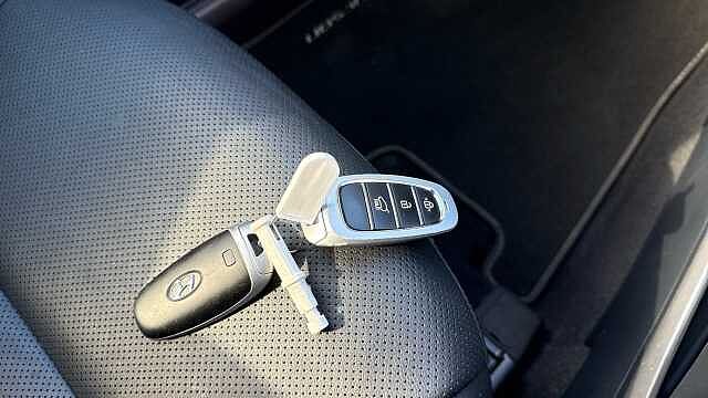 Hyundai TUCSON 1.6 TGDi Hybrid 230 Ultimate 5dr 2WD Auto Hybrid Estate Black