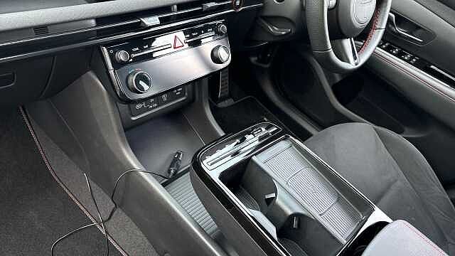 Hyundai TUCSON 1.6T 48V MHD N Line S 5dr DCT Petrol Estate White