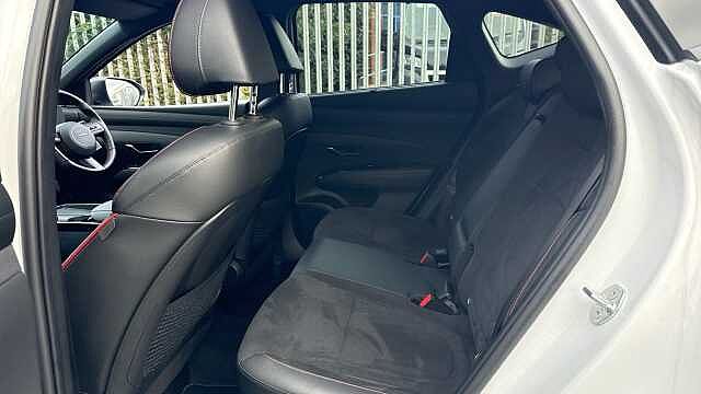 Hyundai TUCSON 1.6T 48V MHD N Line S 5dr DCT Petrol Estate White