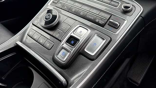 Hyundai SANTA FE 1.6 TGDi Hybrid Ultimate 5dr Auto Hybrid Estate Silver