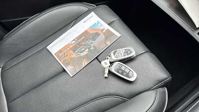 Hyundai SANTA FE 1.6 TGDi Hybrid Ultimate 5dr Auto Hybrid Estate Silver