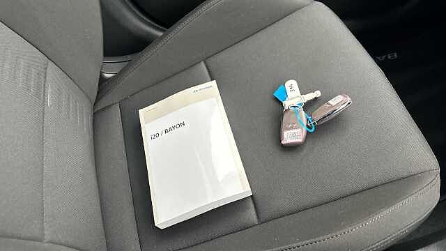 Hyundai BAYON 1.0 TGDi [90] Tech Line 5dr DCT Petrol Hatchback Vibrant Blue - Pearl