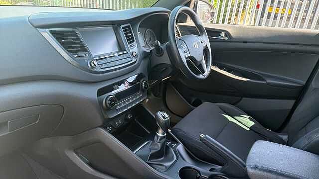 Hyundai TUCSON 1.7 CRDi Blue Drive Go SE 5dr 2WD Diesel Estate