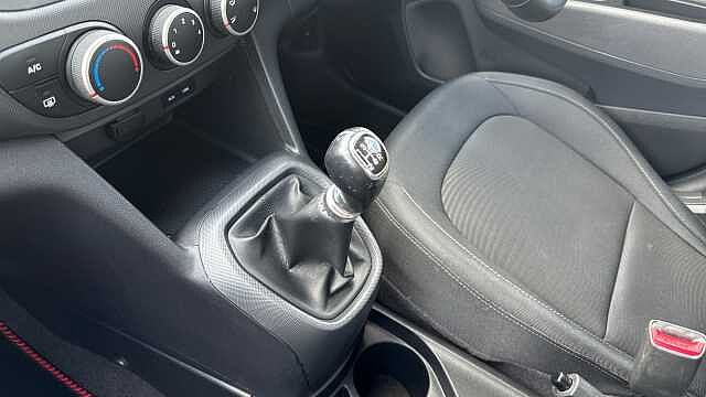 Hyundai i10 1.0 SE 5dr Petrol Hatchback