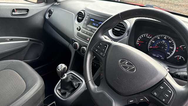 Hyundai i10 1.0 SE 5dr Petrol Hatchback