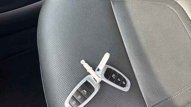 Hyundai TUCSON 1.6 TGDi Ultimate 5dr 2WD Petrol Estate Grey
