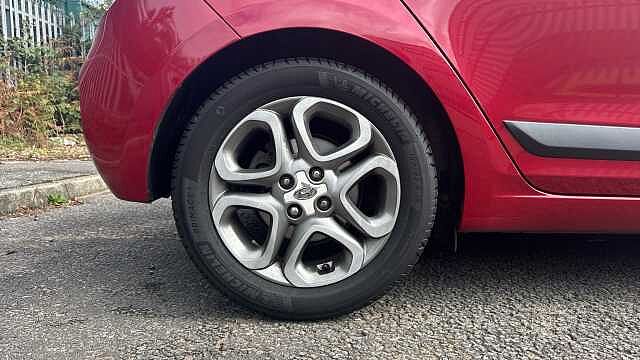 Hyundai i20 1.0 T-GDi Premium Nav 5dr Petrol Hatchback