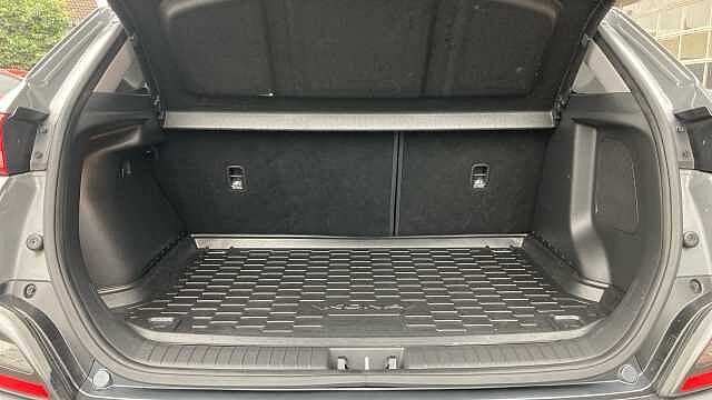 Hyundai KONA 1.6 GDi Hybrid Ultimate 5dr DCT Hybrid Hatchback Grey
