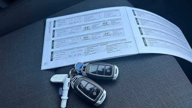 Hyundai KONA 1.6 GDi Hybrid Premium 5dr DCT Hybrid Hatchback White