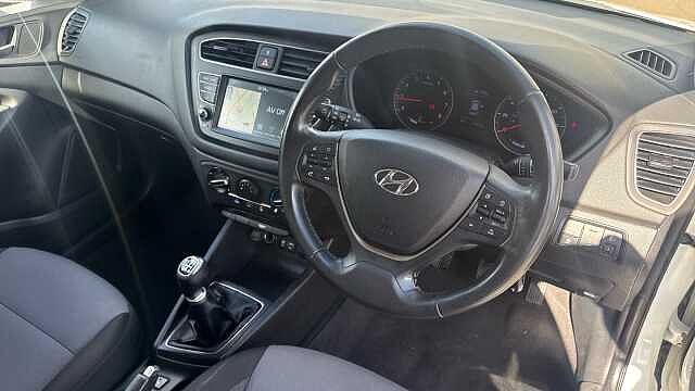Hyundai i20 1.2 MPi Play 5dr Petrol Hatchback