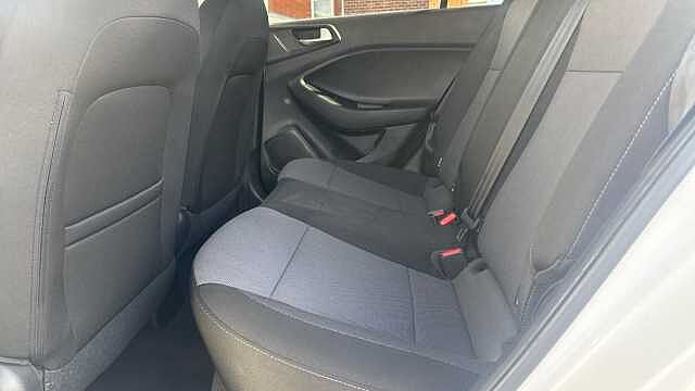 Hyundai i20 1.2 MPi Play 5dr Petrol Hatchback