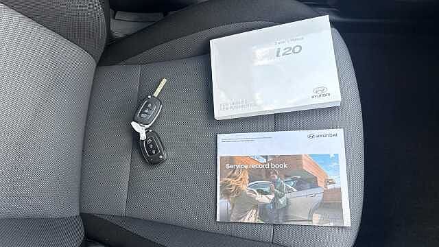 Hyundai i20 1.2 MPi Play 5dr Petrol Hatchback