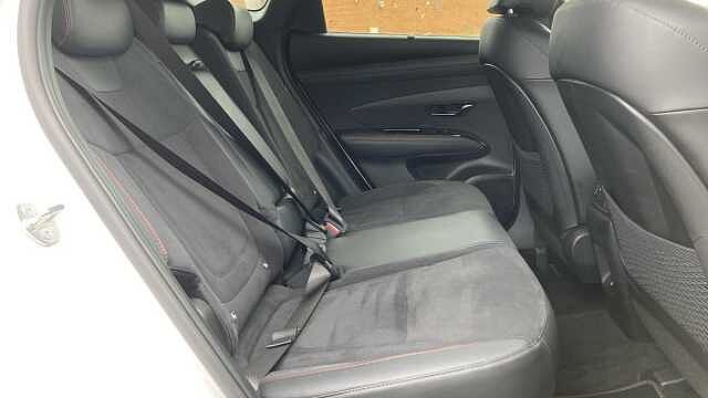 Hyundai TUCSON 1.6T Hybrid N Line S 5dr Auto Hybrid Estate White